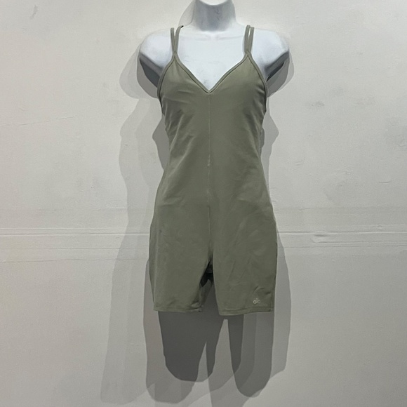 ALO short yoga bodysuit - Picture 7 of 7